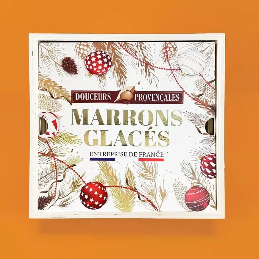 Assortiment de délices provençaux dans un coffret en bois avec plateau, idéal pour les fêtes de fin d'année